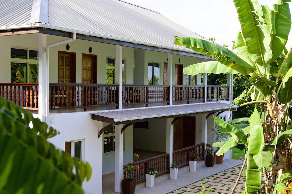 Cote Jardin - Chalets Cote Mer Baie Sainte Anne Exteriér fotografie